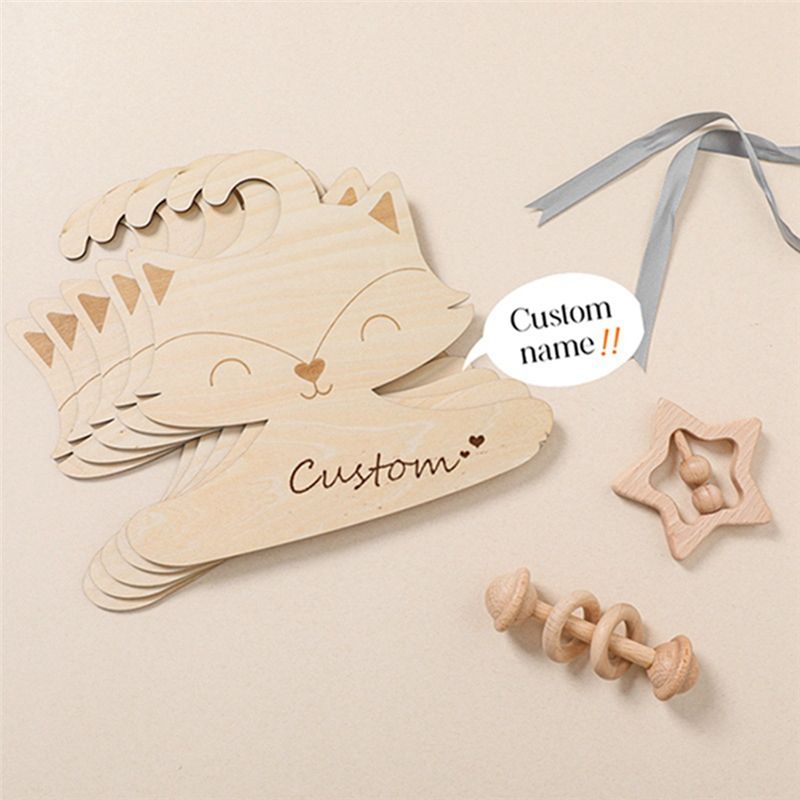Baby Nursery Hangers - [N84R] ベビー服ハンガー - 保育園用木製ベビーハンガー、かわいい漫画の形をした子供用ハンガー、幼児用服ハンガー
