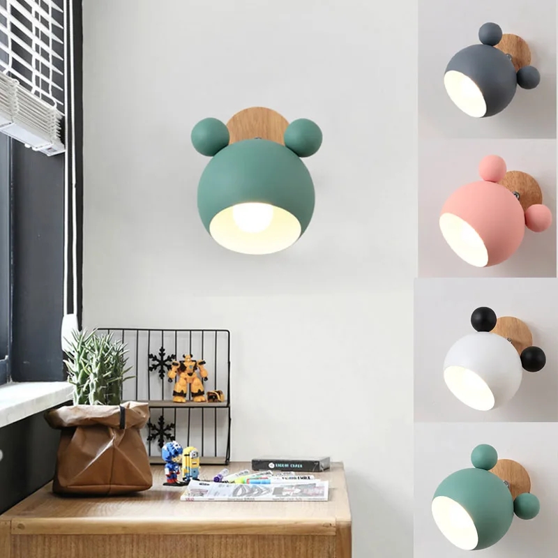 Baby Nursery Wall Lights - モダンなデザインの家の装飾壁ランプ金属ランプシェードウッドベースデスク燭台ライト子供子供興味深いマカロンカラー LED 光沢