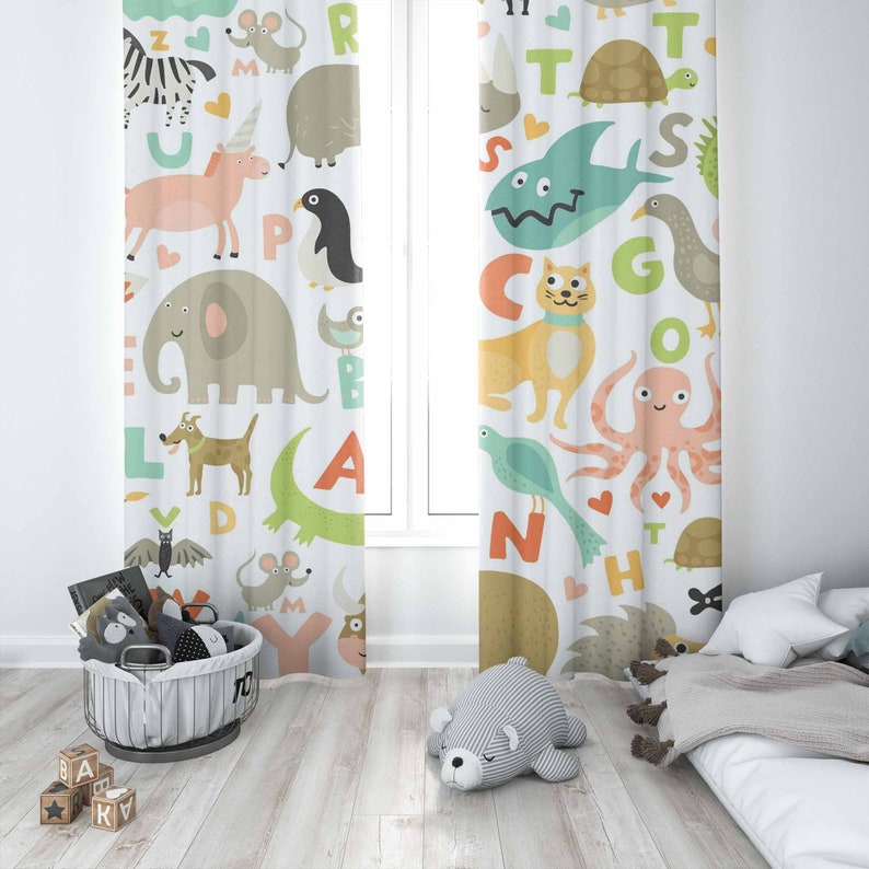 ABC アルファベット柄の保育園用カーテン、動物柄、子供部屋 - Baby Nursery Blackout Curtains のレビューと価格