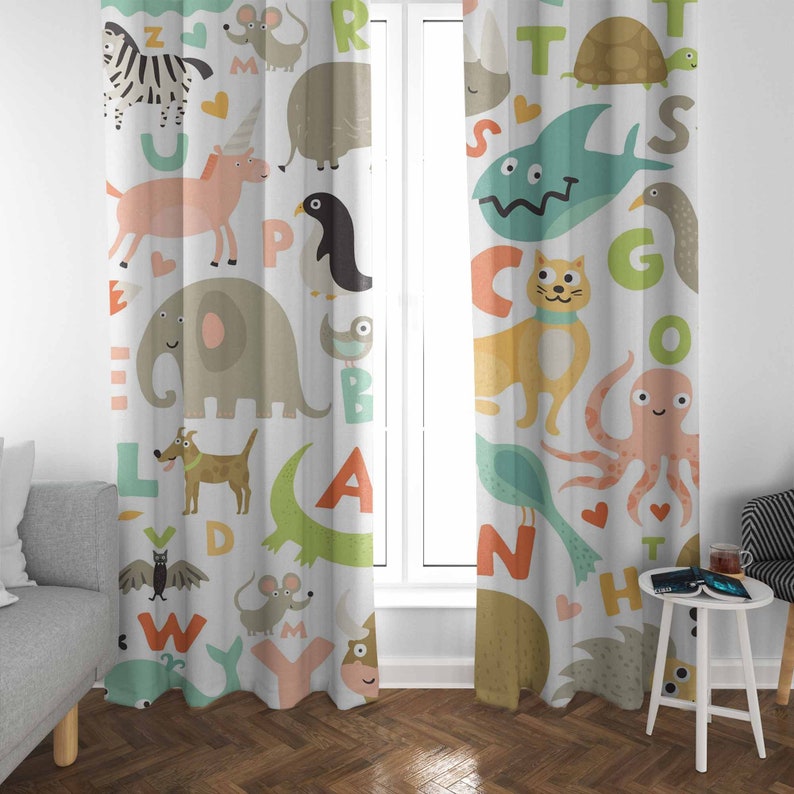 ABC アルファベット柄の保育園用カーテン、動物柄、子供部屋 - Baby Nursery Blackout Curtains のレビューと価格