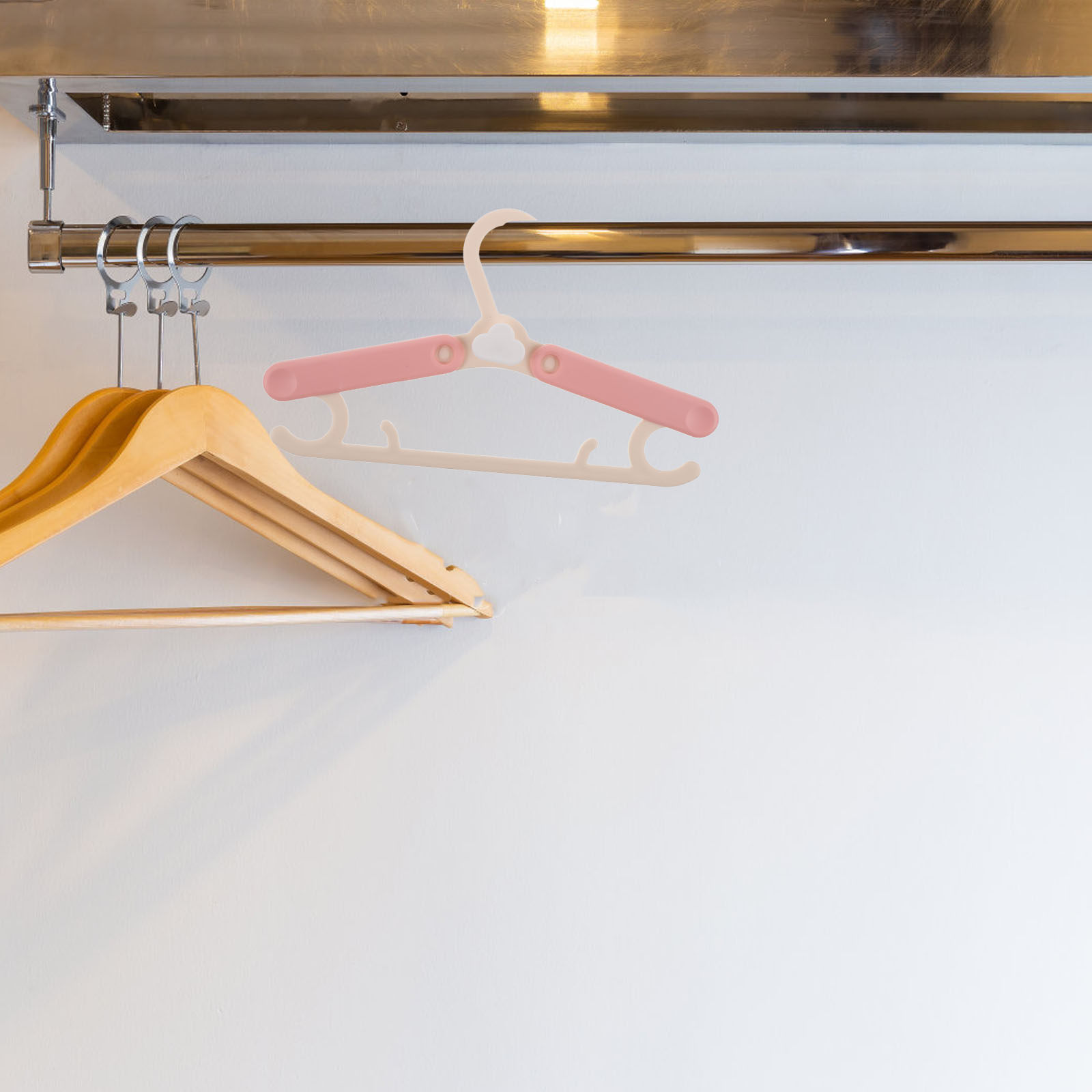 5 個子供用調節可能なプラスチックハンガーベビー幼児服オーガ - Baby Nursery Hangers のレビューと価格