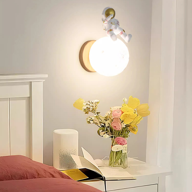 クリエイティブベッドサイドウォールランプスリーピングベアムー - Baby Nursery Wall Lights のレビューと価格