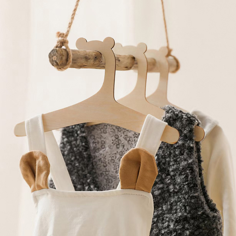 10個入り クリエイティブベビーハンガーラック 木製ベビー服 - Baby Nursery Hangers のレビューと価格