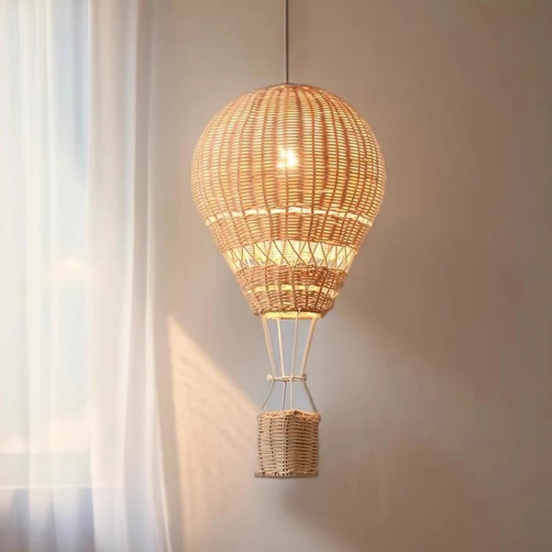 2025年 熱気球 シャンデリア LED 子供部屋 ランプ  - Baby Nursery Knobs のレビューと価格