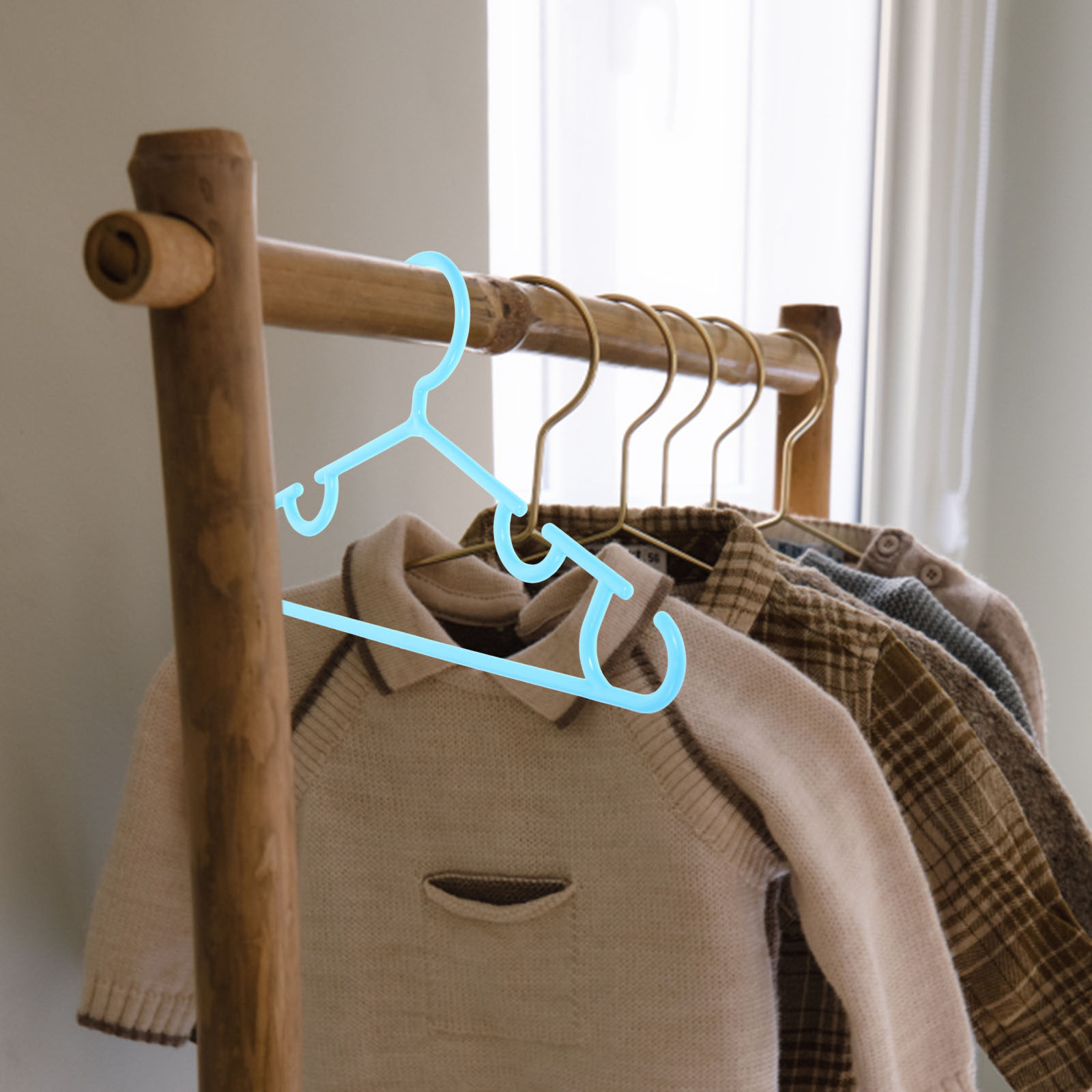 10個入り 安全で便利な滑り止めベビーハンガー 丈夫なプラス - Baby Nursery Hangers のレビューと価格